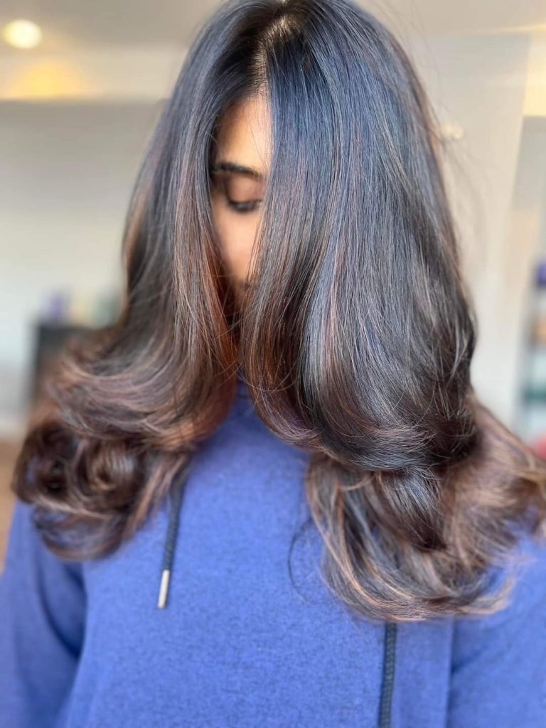 Super smooth blowout without frizz after a fress haircut